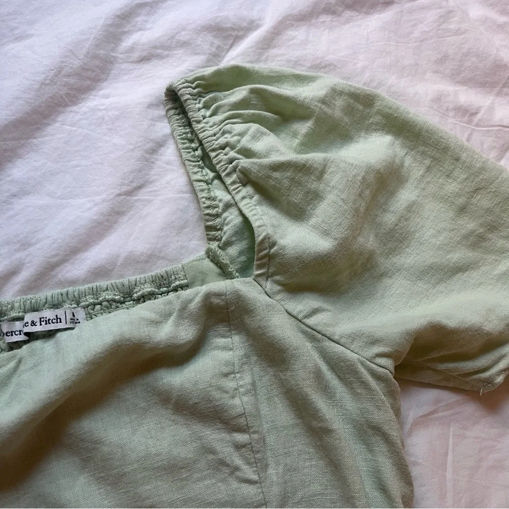 Abercrombie Pale Green Linen Square Neck Puff Sleeve Blouse size Medium